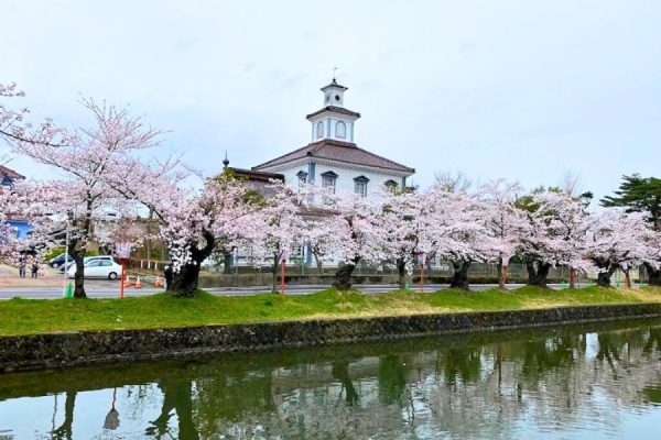 Tsurugaoka Castle Ruins Park