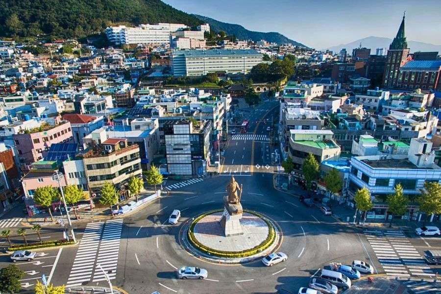 Yi Sun-sin Square in Yeosu Yi Sun-sin Square in Yeosu